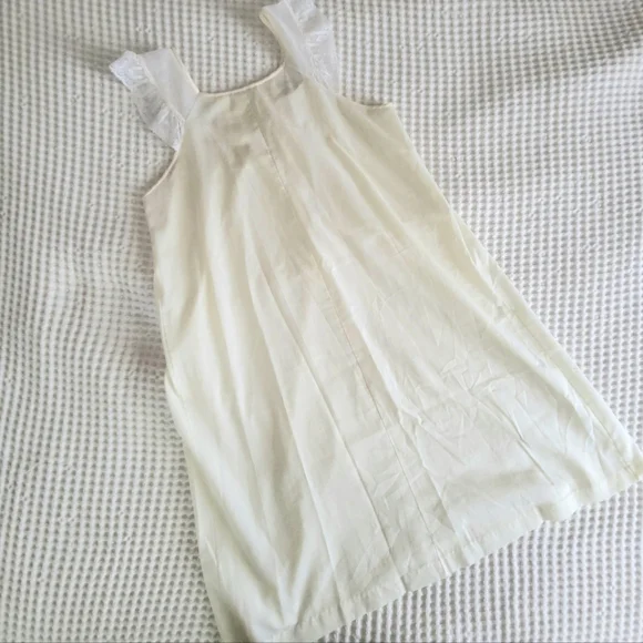 vintage yellow nightgown w/ lace and floral accents - Picture 5 of 5